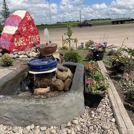 Dundurn Motel Екстер'єр фото