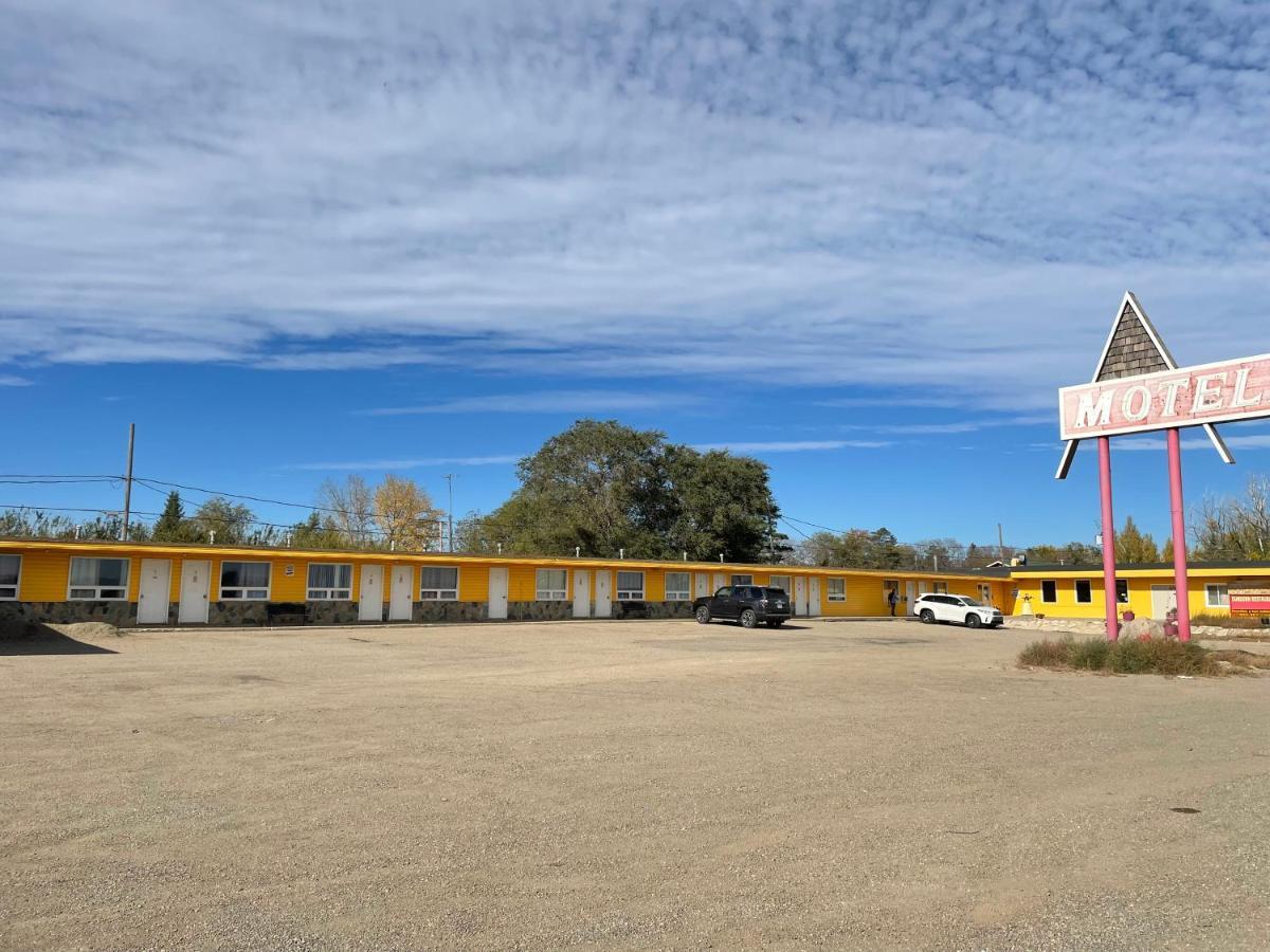 Dundurn Motel Екстер'єр фото