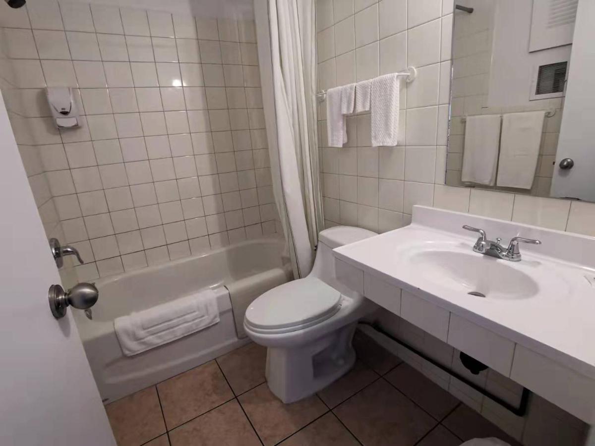 Dundurn Motel Екстер'єр фото