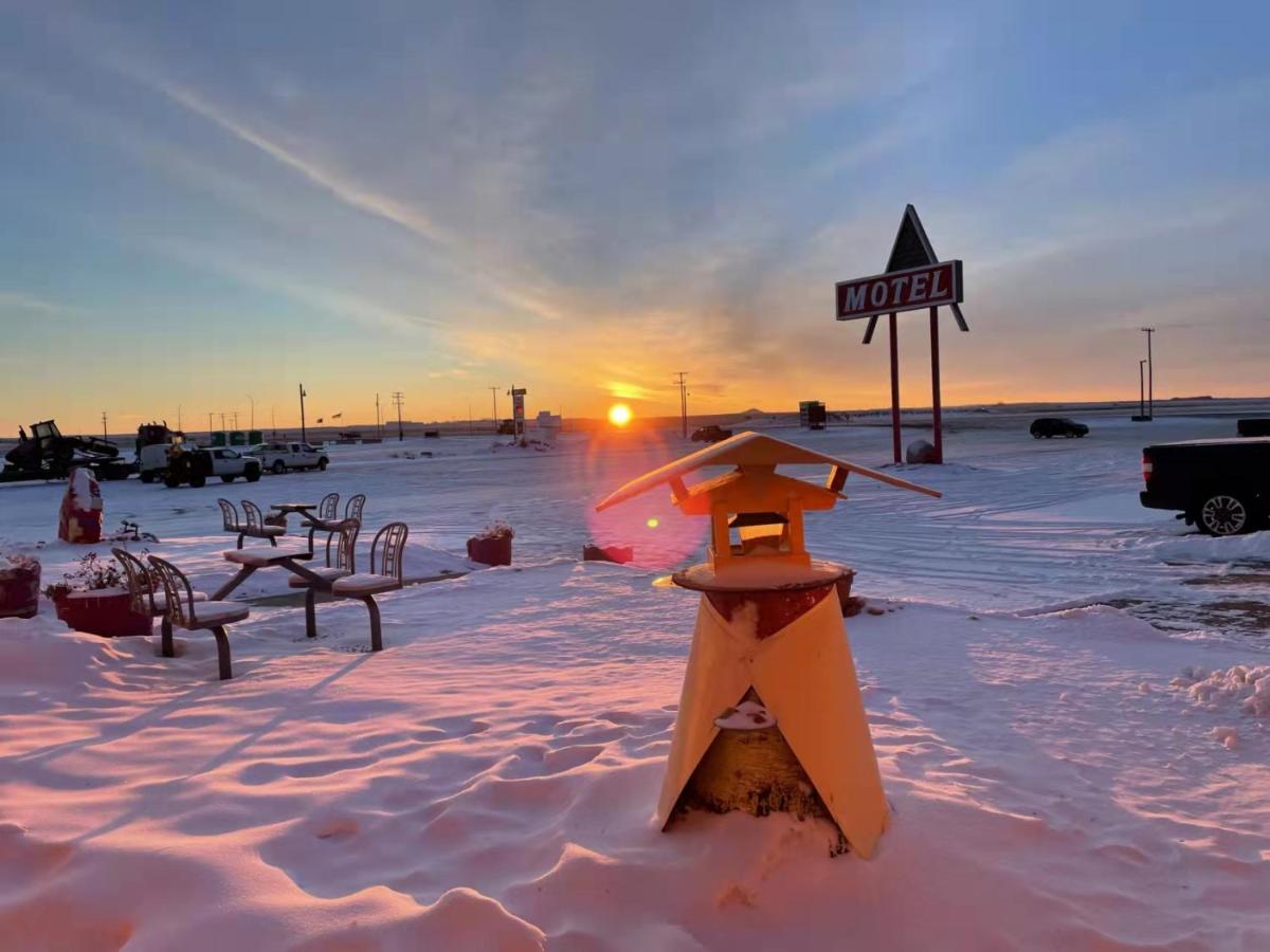 Dundurn Motel Екстер'єр фото