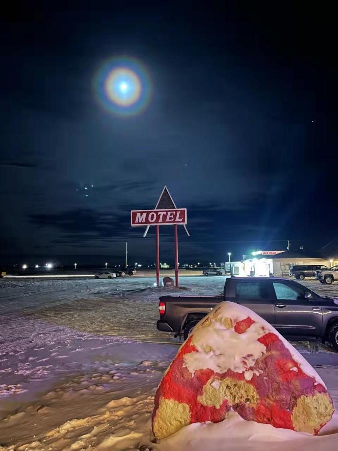 Dundurn Motel Екстер'єр фото