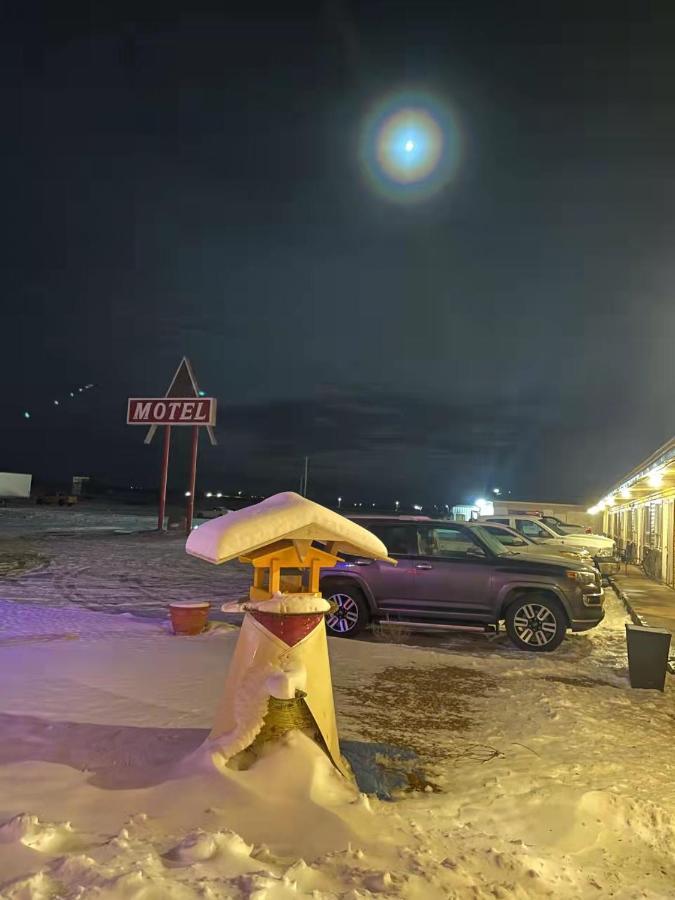 Dundurn Motel Екстер'єр фото