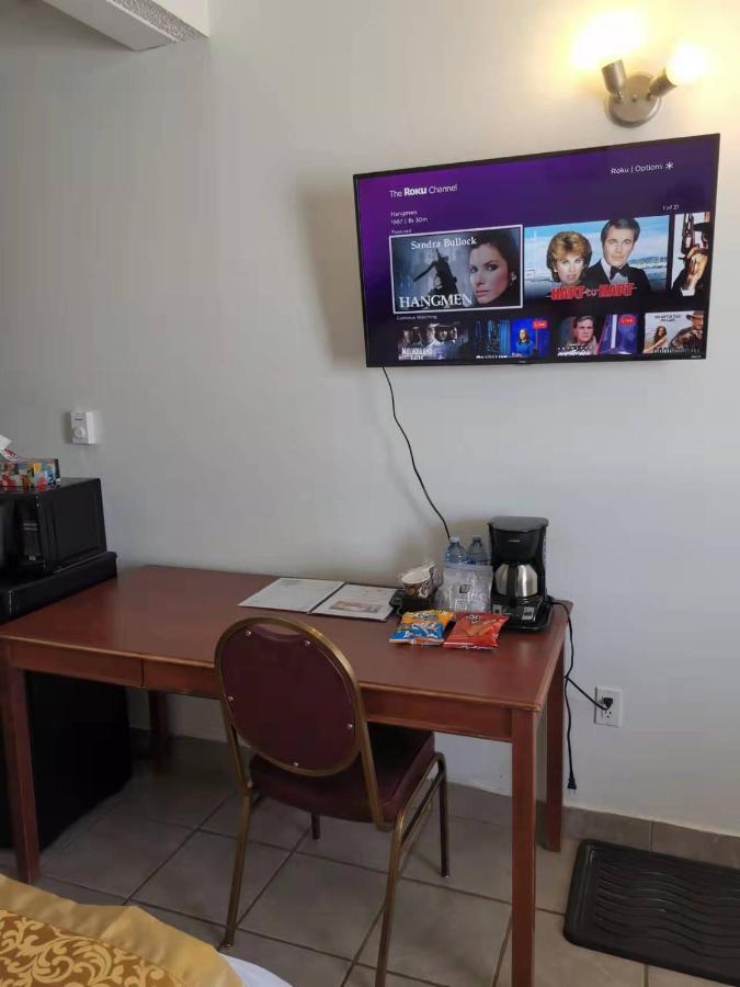 Dundurn Motel Екстер'єр фото