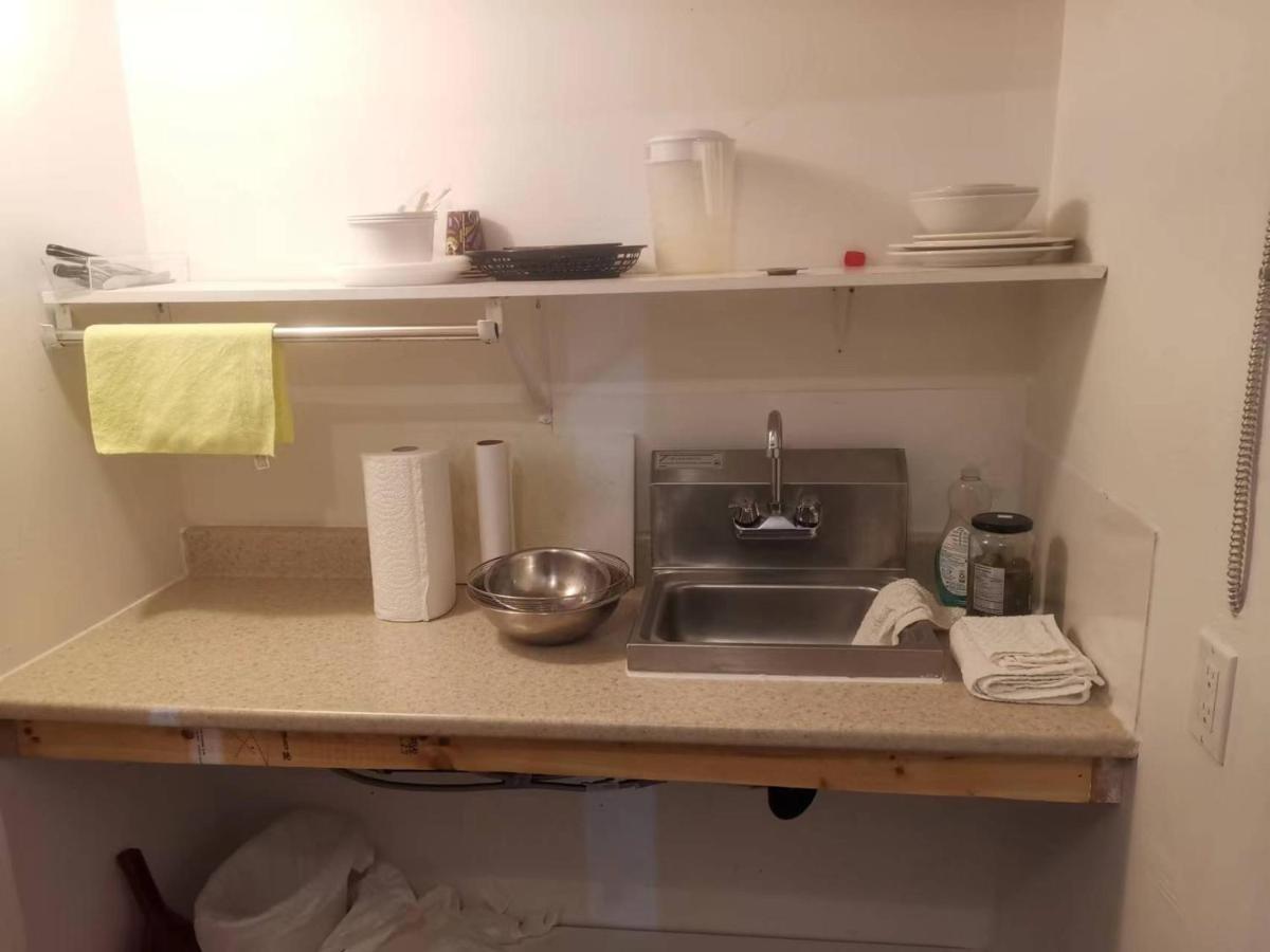 Dundurn Motel Екстер'єр фото
