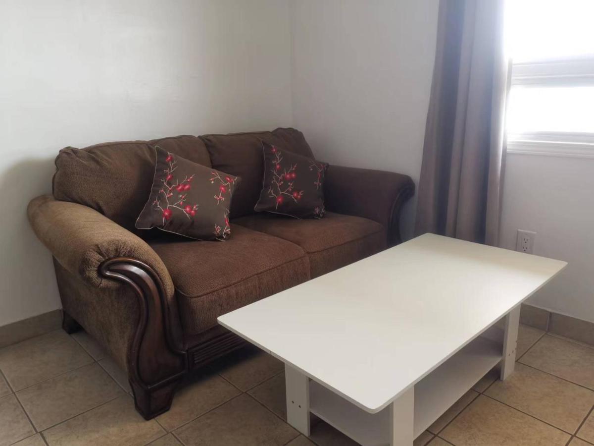 Dundurn Motel Екстер'єр фото