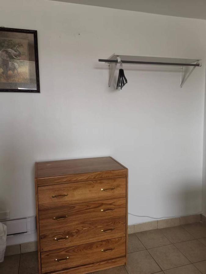 Dundurn Motel Екстер'єр фото