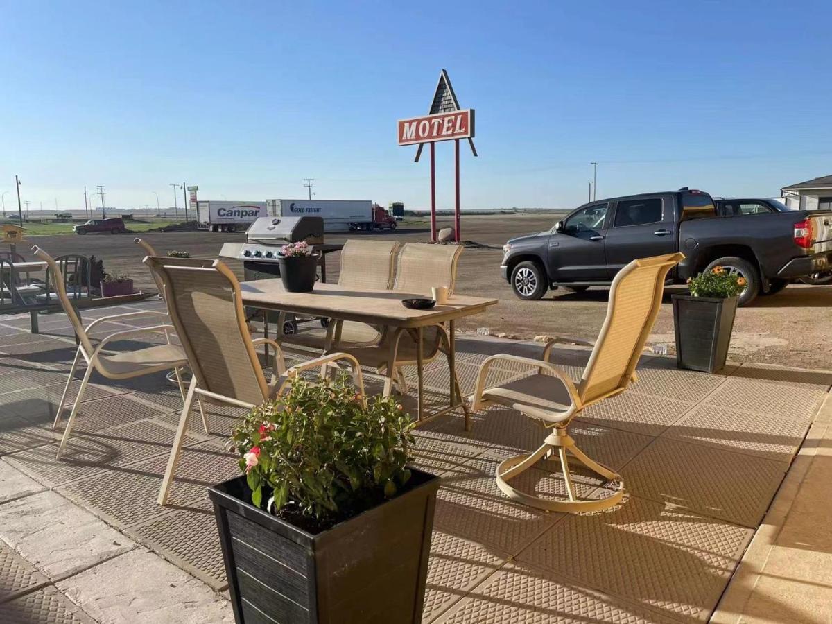Dundurn Motel Екстер'єр фото