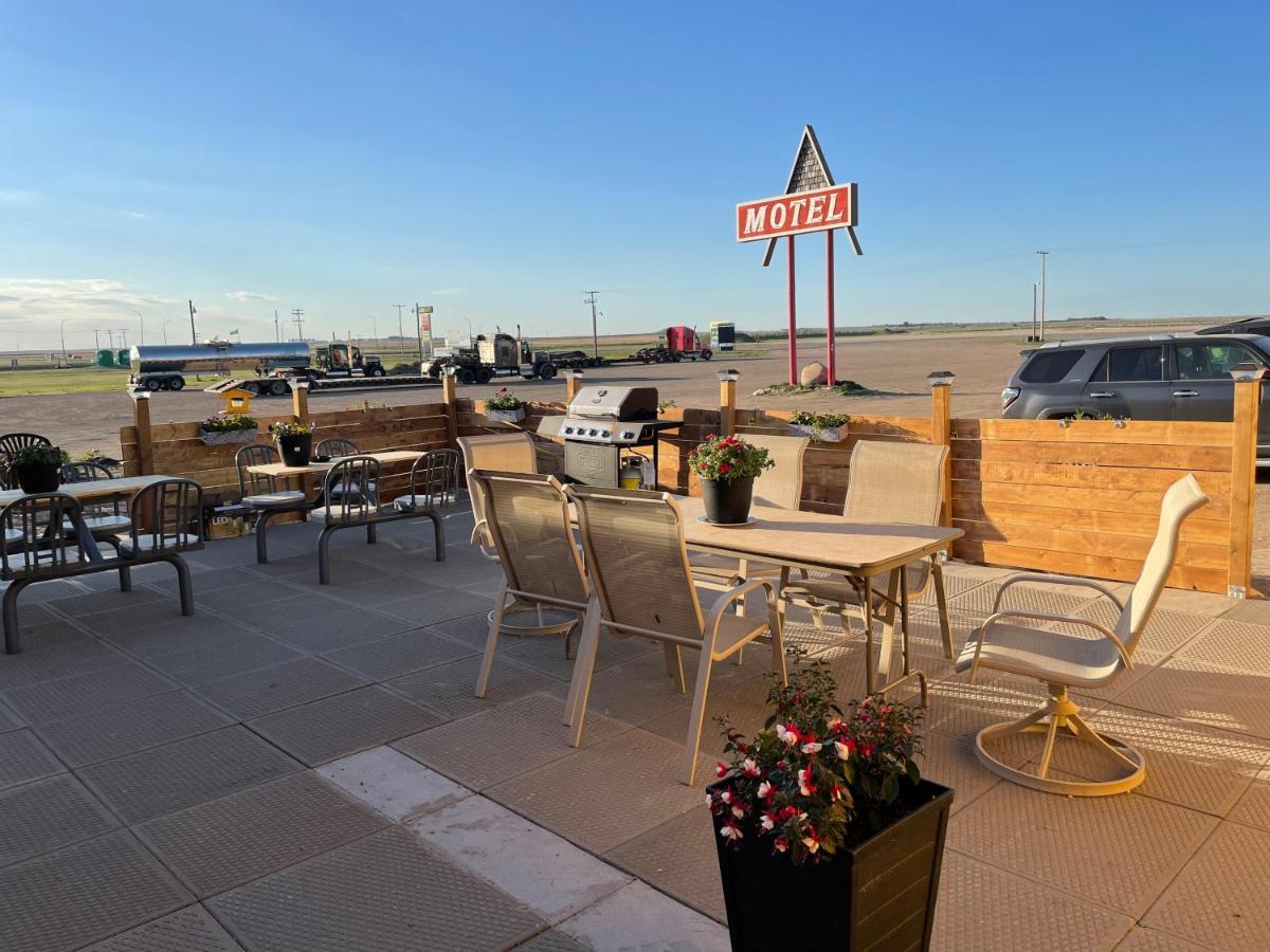 Dundurn Motel Екстер'єр фото