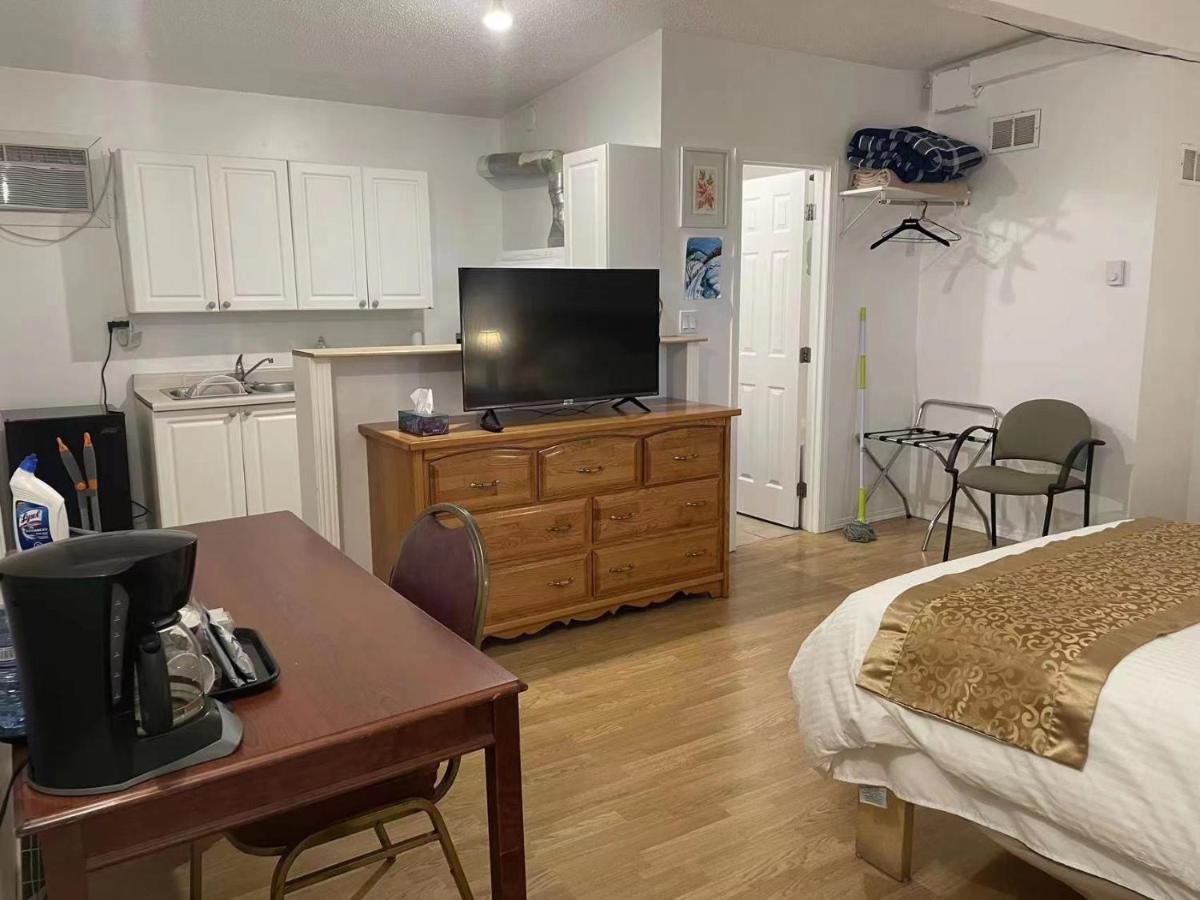 Dundurn Motel Екстер'єр фото